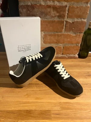 Maison Margiela - Maison margielas i storlek 45. Box inkluderat. Aldrig använda och de skickas snabbt