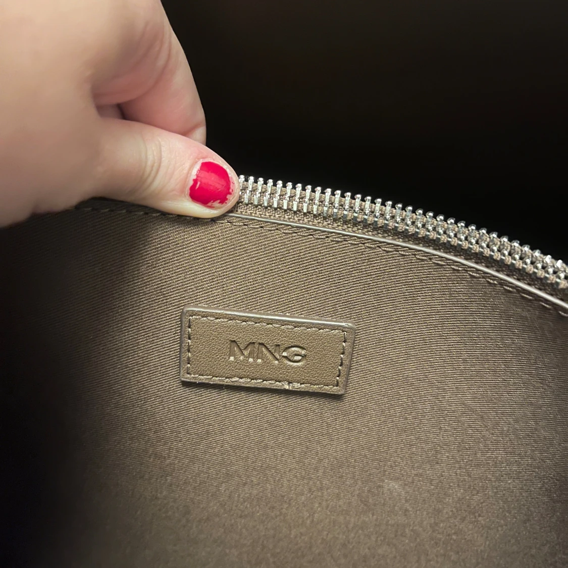 Brun axelväska från mango - 4