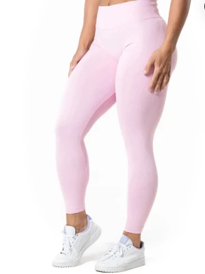 Relode Aura Seamless Scrunch - Superfina träningstights från Relode i kollektionen Aura Seamless Scrunch. Sitter superbra och formar kroppen på rätt ställen! Storlek S Regular. Endast använda 1 gång, som i nyskick! 🩷Nypris 699kr