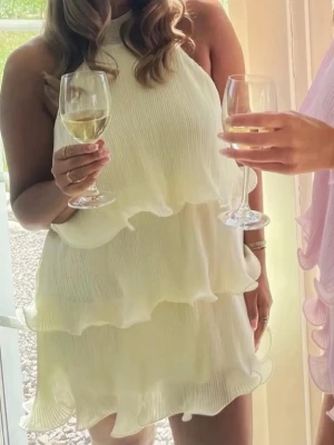 Klänning  - Så fin känning! Pris kan diskuteras & kom privat för egna bilder 🫶