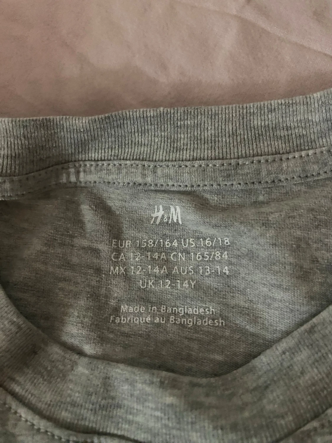 Grå basic t-shirt från H&M - 1
