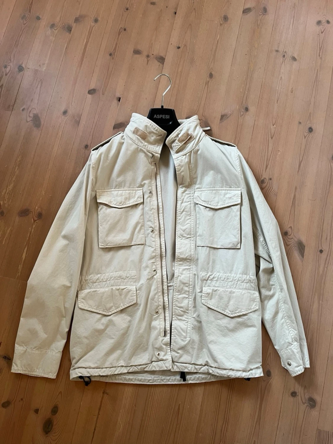 Beige vindjacka från Aspesi - 1