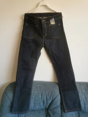 nya jeans Mouyo - Oanvända med prislapp. Känns som 38 i storlek. 