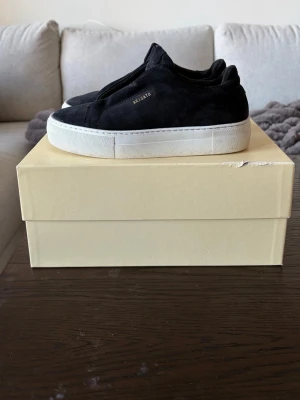 Axel Arigato Skor - De är för små för mig har använt de fåtals gånger annars har de nu bara stått i skåpet. 