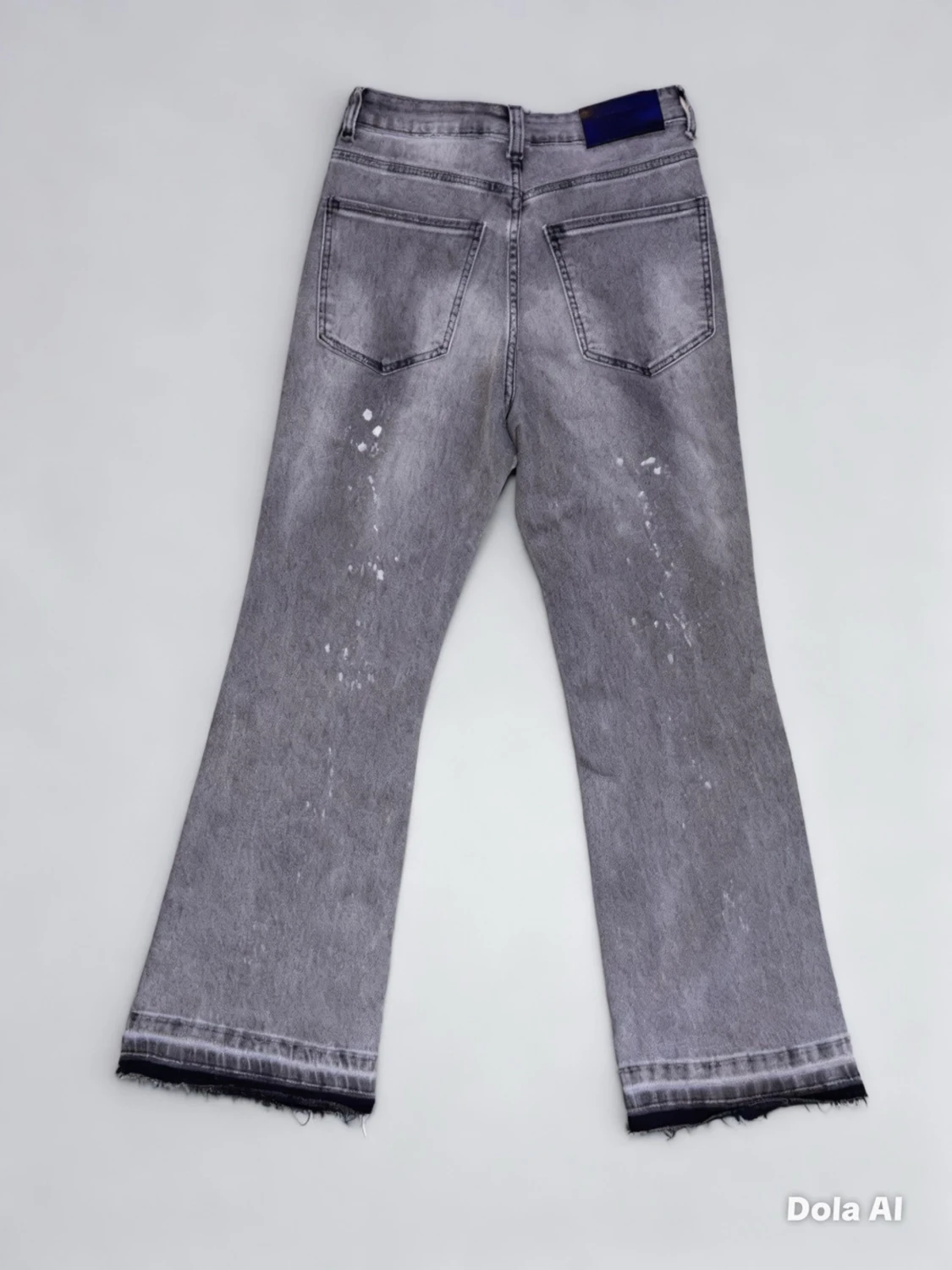 Grå bootcut jeans med slitningar - 1