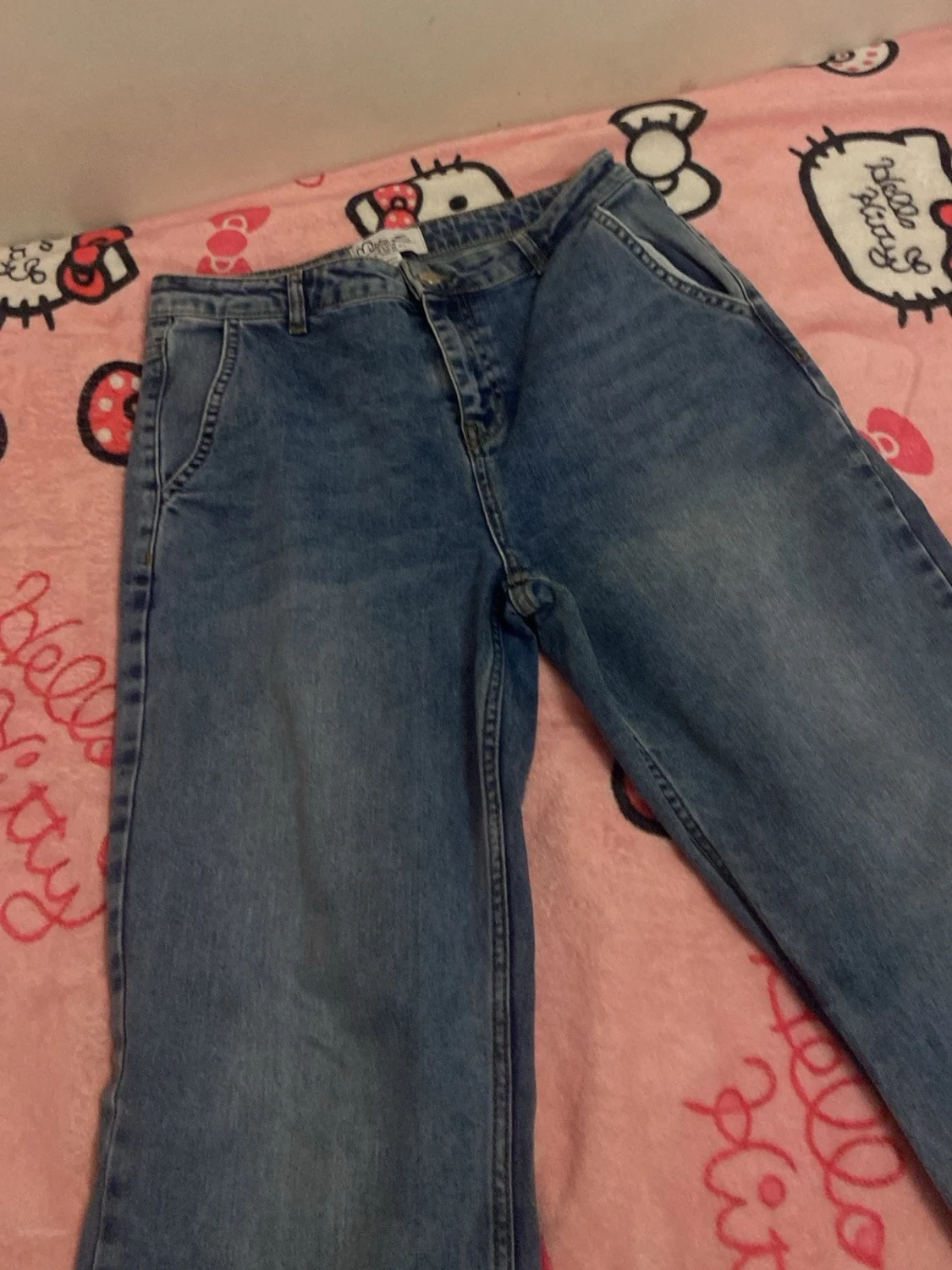 Blåa bootcut jeans med vintagekänsla - 1