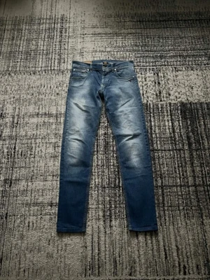 Dondup Jeans - |Dondup Jeans| | Storlek: W28  | Skick: 9/10| Medföljer: inget| Frågor eller funderingar tveka inte på att höra av dig!