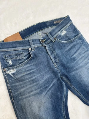 Dondup George | W31 - Dondup George jeans - storlek: W31 - tillbehör: jeans - skick: grymt! - nypris 3000+kr - v.collection