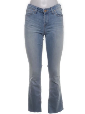 Lee jeans  - Snygga lågmidjade utsvängda jeans från Lee som motsvarar str XS. Midjemåttet är 72cm 💕