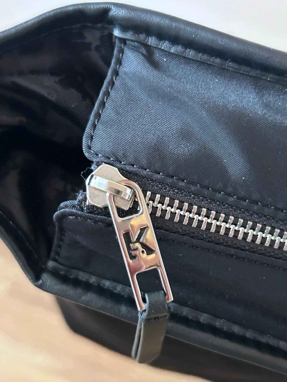 Karl Lagerfeld väska - 2