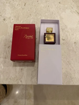 Maison francis kurkdjian Baccarat rouge 540 extrait - Tja säljer min väldigt exklusiva MFK parfym den är köpt på nk för 4200 kr kvitto finns. Man ser på bilden hur mycket som är kvar ungefär 40% av flaskan 