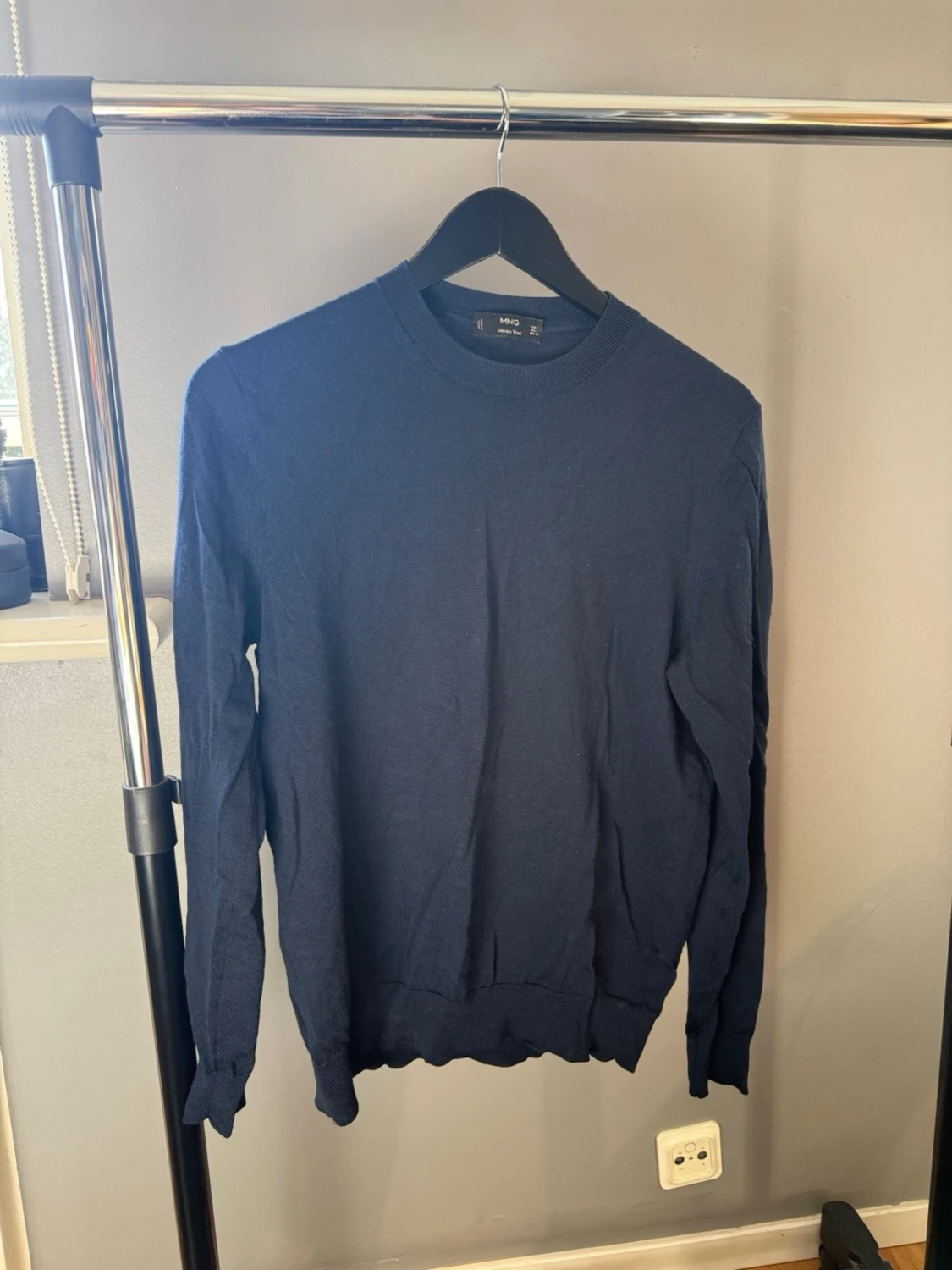 Mörkblå merinoulltröja från MNG