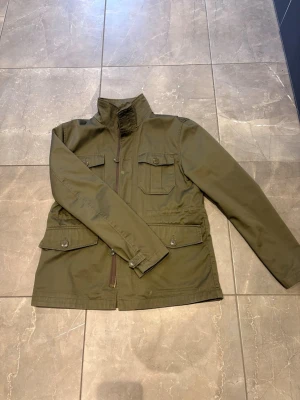 Fieldjacka Theese Glory Days - Säljer nu denna grymma fieldjackan från Theese Glory Days! | Jackan är i ett bra skick, utan deffekter! | Nypris: över 2000. | Skriv vid funderingar.