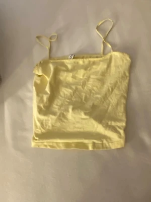 Gult linne  - Jätte fint och Basic linne!