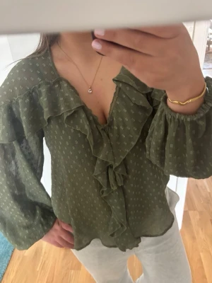 Blus - jäättefin nu till sommarn inte jätte använd😊😊😊