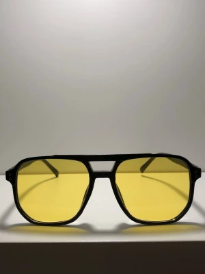 Solglasögon  - Säljer dessa snygga solglasögon i toppskick, helt oanvända! Bara höra av er vid frågor