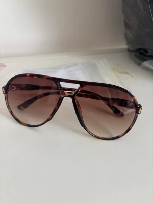 NYA! aviator-solglasögon  - Oanvända solglasögon 