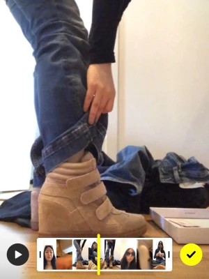  kilklackade stövletter med kardborre, beige - Isabel marant liknande. Feminint. Känns skönt hela dagen. 