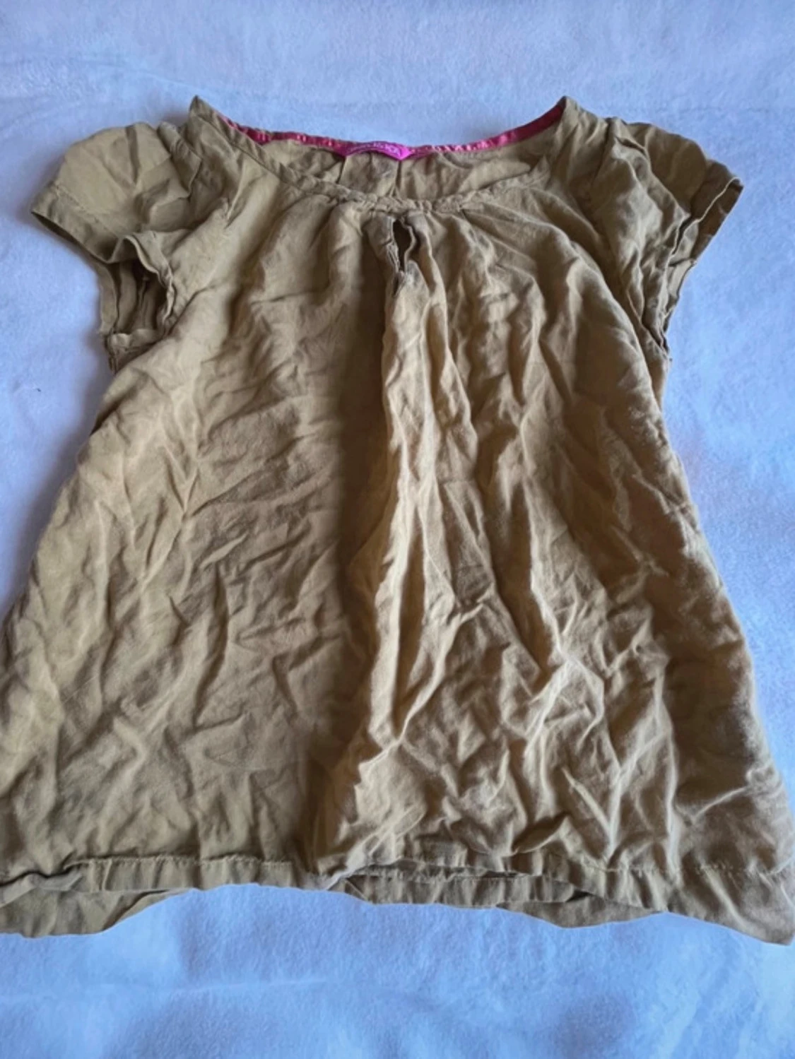 Olivgrön/gulaktig blus med kort ärm - 2