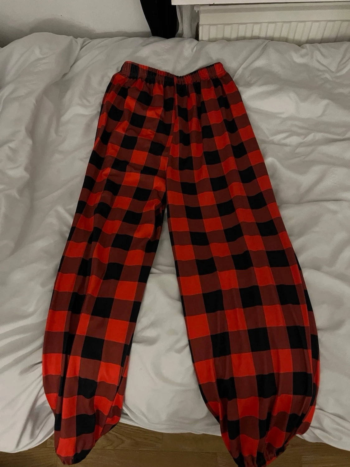 Rödrutiga pyjamasbyxor