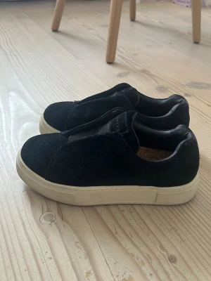 Coola eytys - Super coola Eytys i modellen doja. Säljer då jag inte får användning av dom. Nypris 2200kr. Skorna är rengjorda!