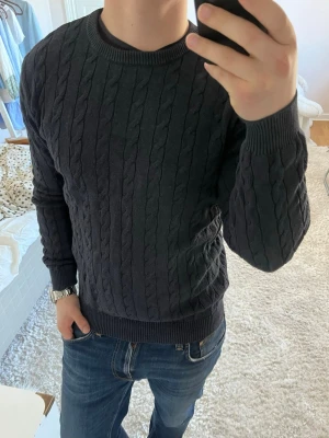 John Henric tröja  -  John Henric | Mycket bra skick | Size - M | Pris 399 | Hör av dig vid minsta fråga eller fundering📩