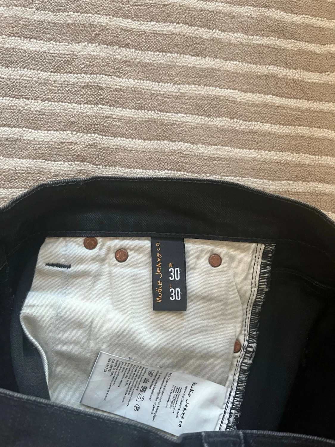  Snygga svarta jeans från Nudie Jeans - 4