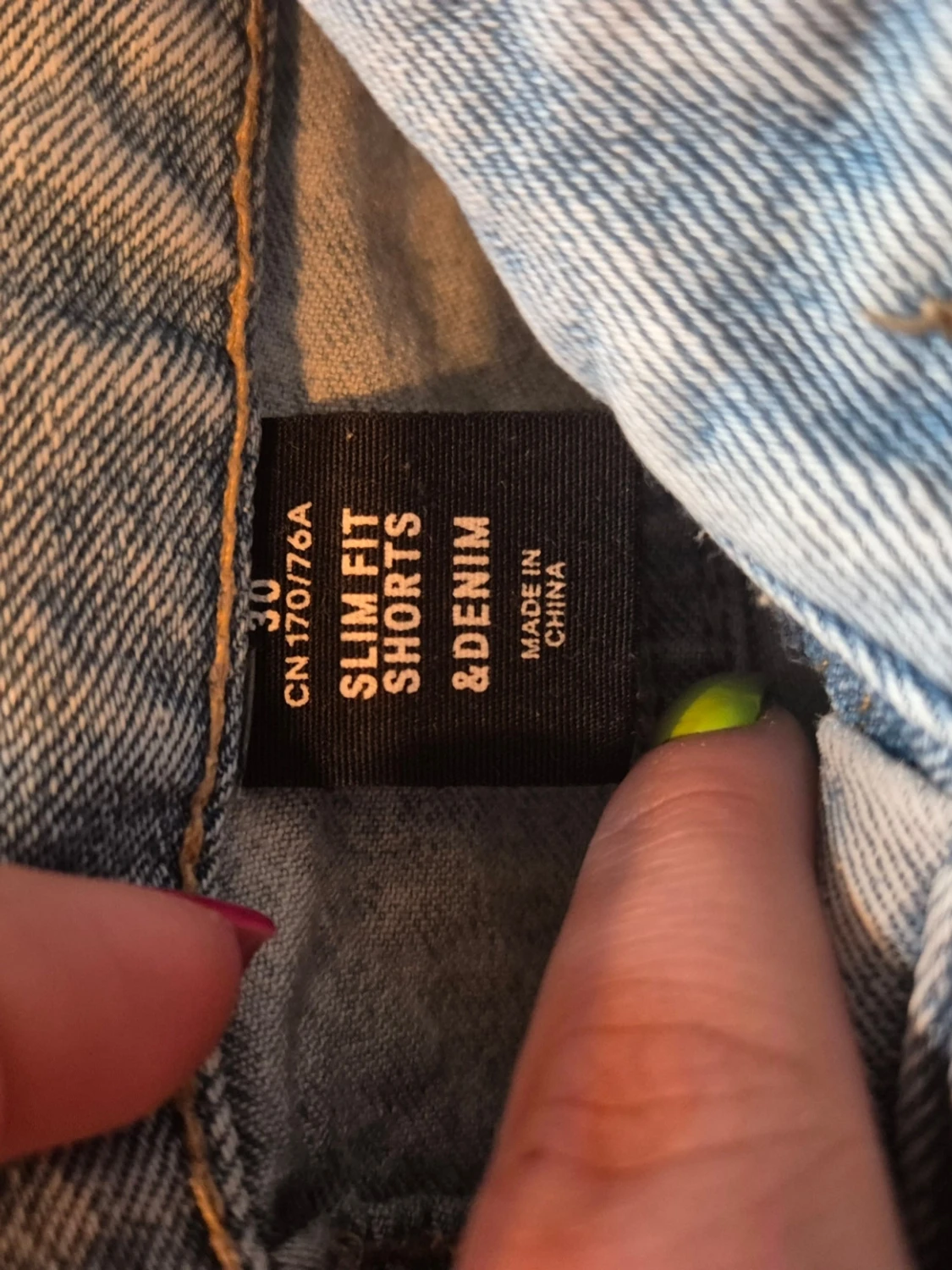 Ljusblå denimshorts med uppvik - 3