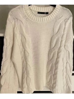 Stickad tröja  - En stickad tröja från lager 157 