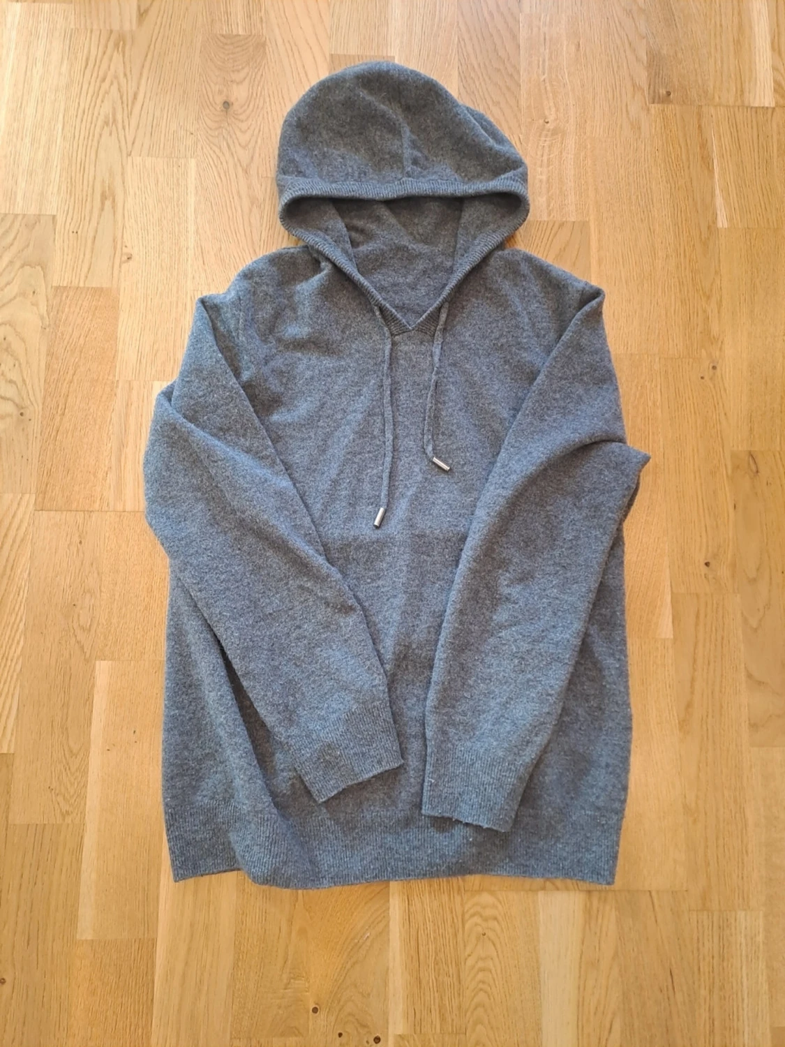 Grå merinoull hoodie  - 2