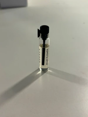 Tester Essnce - Helt oanvänd tester från essnce i doften milky flower!🌸