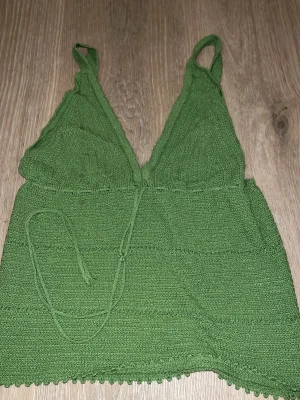 Topp - Topp från Zara i grön storlek S💫