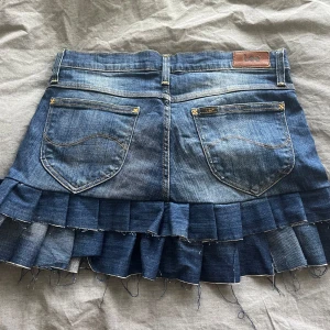Jeans volangkjol - Säljer min fina volang kjol då den inte kommer till användning så mycket💕