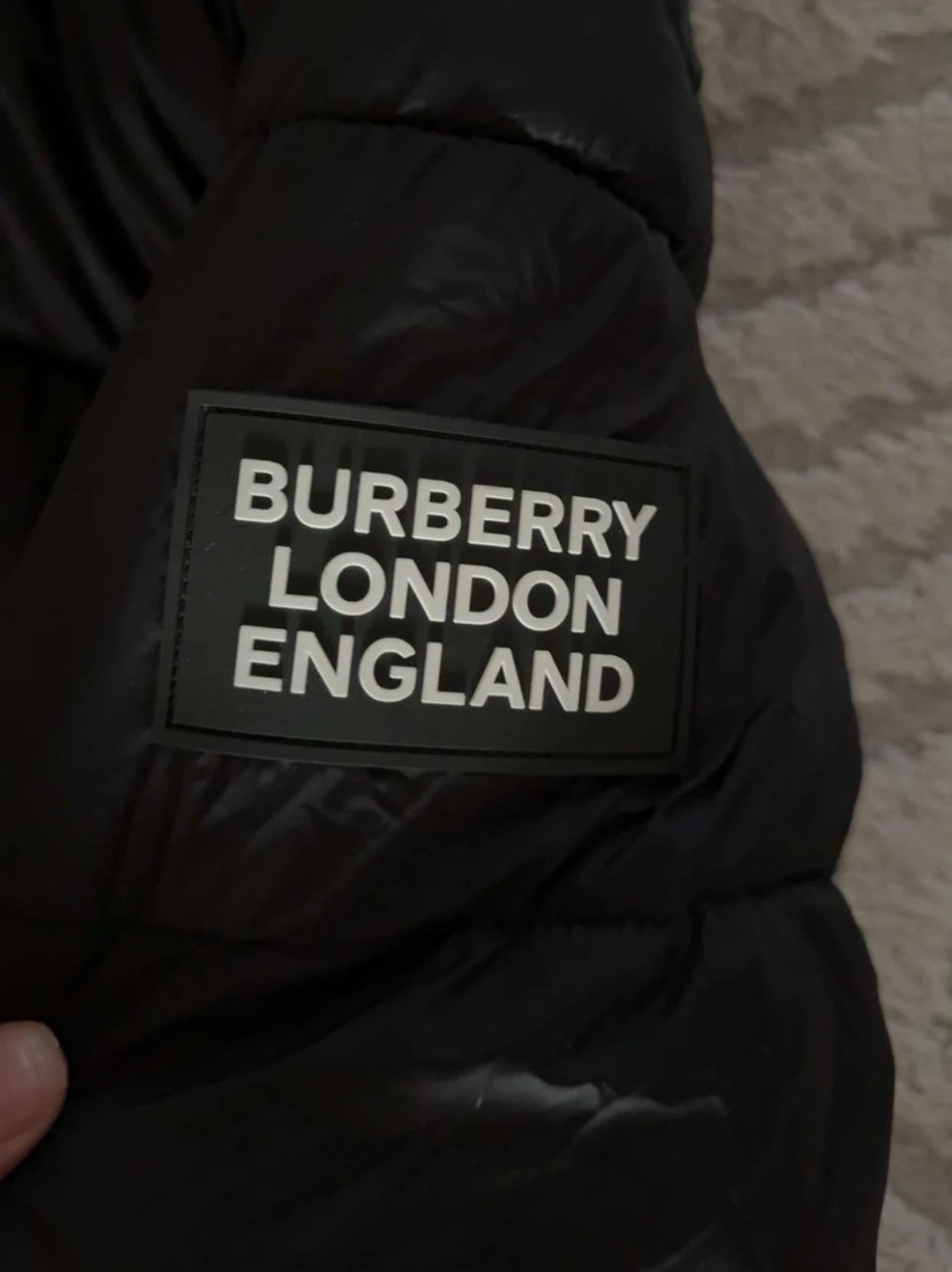 Svart dunväst med avtagbar huva - 3