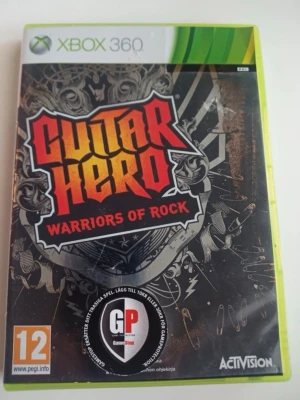 Guitar Hero Warriors of Rock Xbox 360 - Grymt musikspel till Xbox 360, Guitar Hero Warriors of Rock. Omslaget är svart med röd och gul logga och coola rockdetaljer. Spelet levereras i original grön plastbox med skiva och manual. Perfekt för dig som gillar rock och utmanande rytmspel.