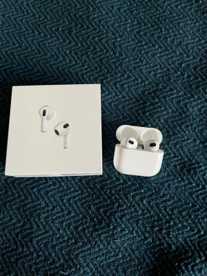AirPods 3 - Airpods tre aldrig använda för fick ett par andra som jag gillade mer 