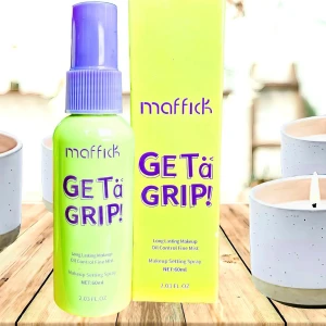 Maffick ”Get ä Grip” oil control setting spray! - Maffick ”Get ä Grip” Long lasting, oil control setting spray. 60 ml. Oanvänd med kartong.