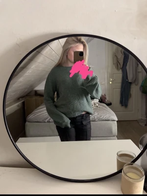 En jättemysig stickad tröja💞 - Knappt använd                                                       För fler frågor skriv privat 