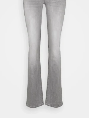 LTB Valerie jeans - Säljer dessa ljusgråa jeans från LTB. De har inga defekter alls och är använda ungefär 3 gånger sedan jag köpte dom! 🩷storleken är 29/30.