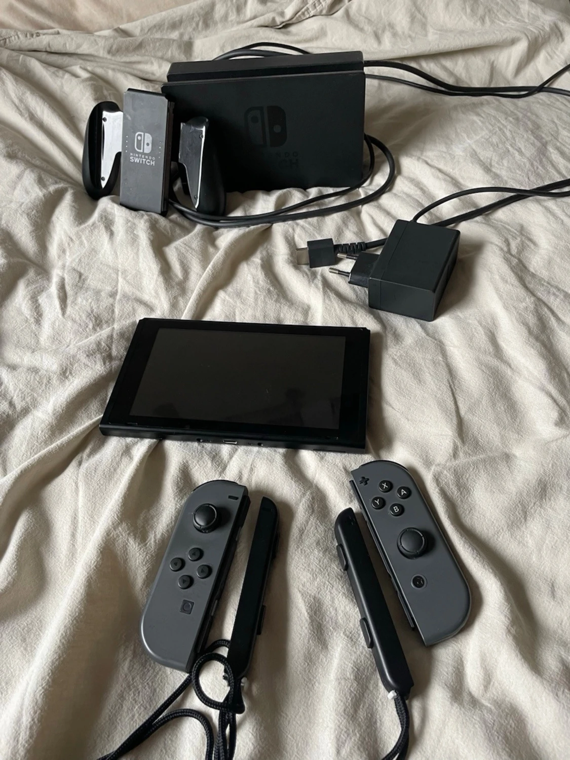 Nintendo Switch med tillbehör - 3