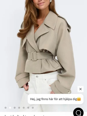 Trench coat Gina Tricot  - Säljer denna då jag köpte 2! Lappen är kvar på jackan <3