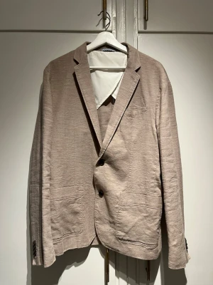 Kavaj- Selected Homme - Kavaj från Selected Homme, perfekt för sommaren. Storlek: 52. Aldrig använd.