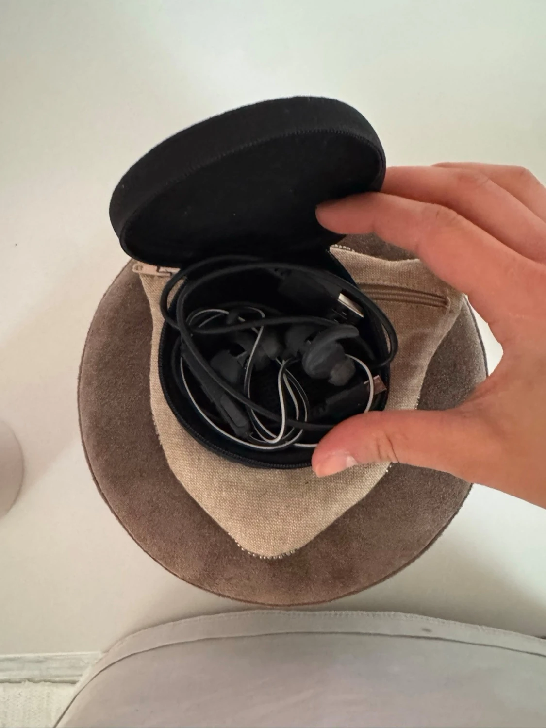 JBL svarta sporthörlurar in-ear - 1