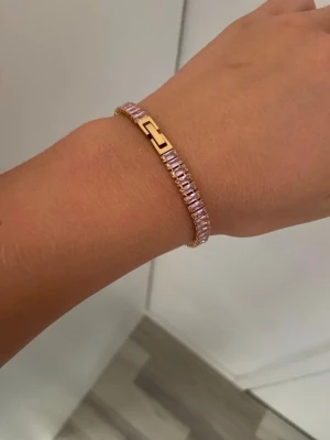 Tennis armband - Rosa och guld tennis armband, det ska vara vattentätt🥰 Kontakta mig för fler bilder💗