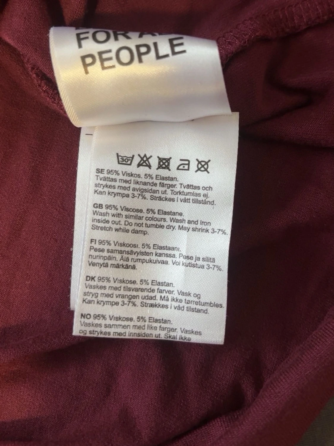 Vinröd t-shirt från Lager 157 - 2