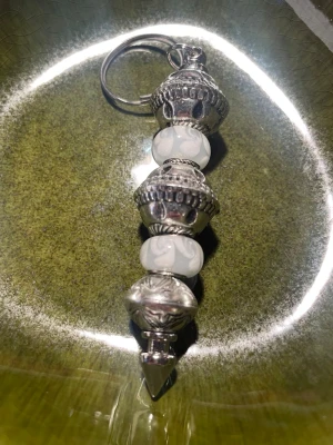 Handgjord bohemisk nyckelring silverfärgad  - Handgjord av mig i bohemisk stil 