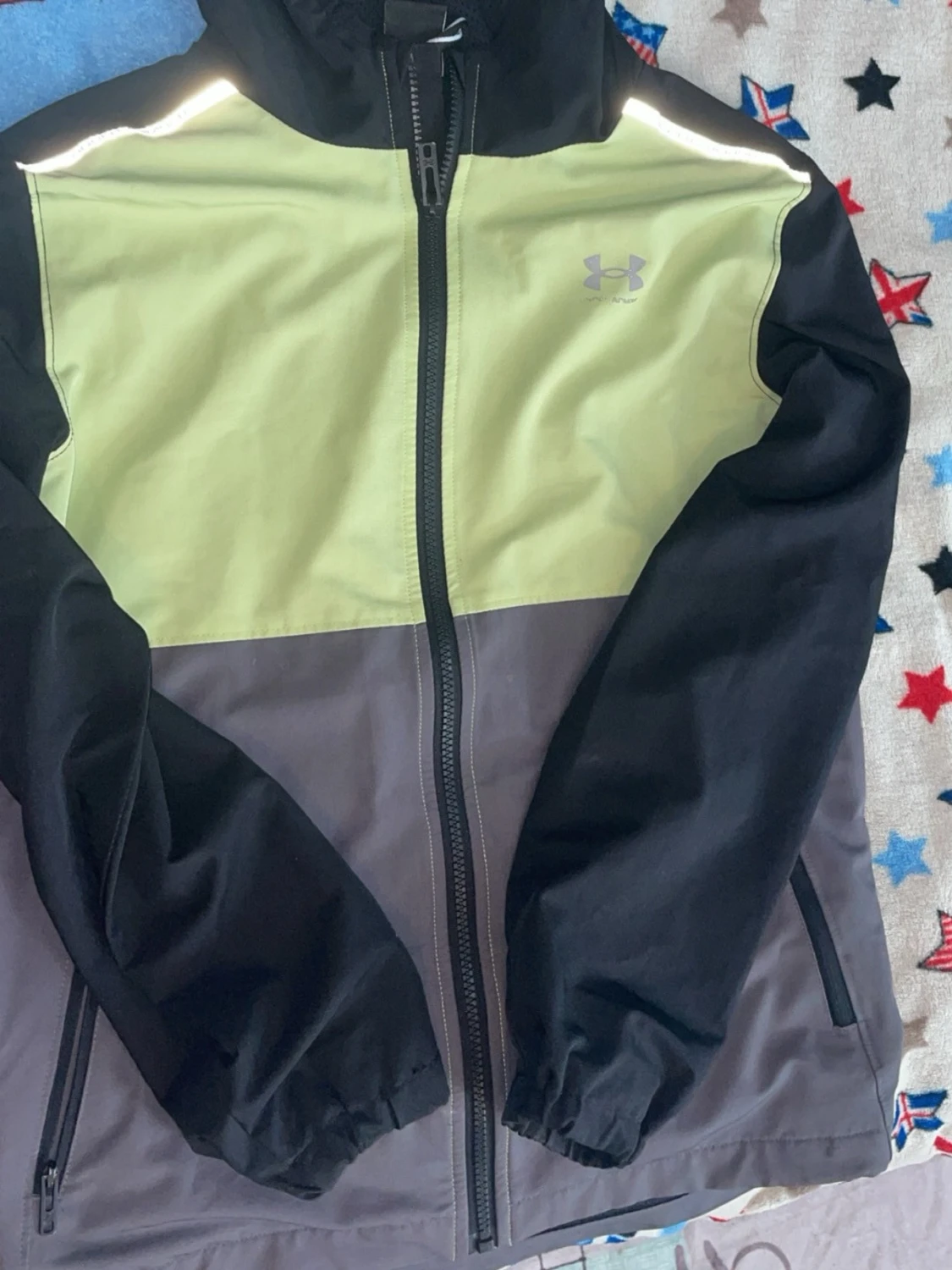 Under Armour vindjacka med huva