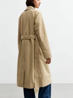 Trenchcoat från New look  - Jätte fin trenchcoat från New look, köpt nu i våras men ångrade mig efter jag tog av lappen pga den inte var min stil🌸🌸 Perfekt inför våran💕🌼 Pris kan eventuellt diskuteras🌟 skicka ifall du vill ha mer bilder!✨