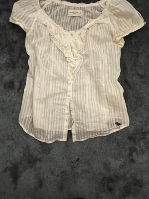 Blus - Blus köpte secondhand för 270kr och säljer för 150kr