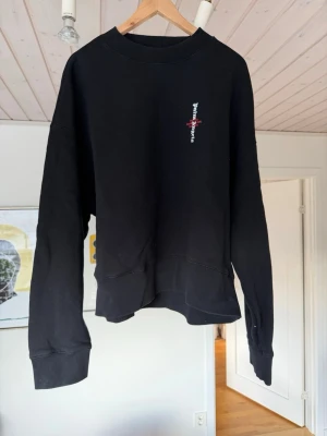 Svart sweatshirt från Palm Angels - tjock, bekväm, simpel